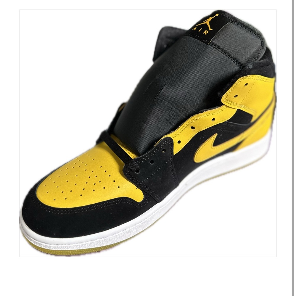 Nike Air Jordan 1 High - Black/Yellow